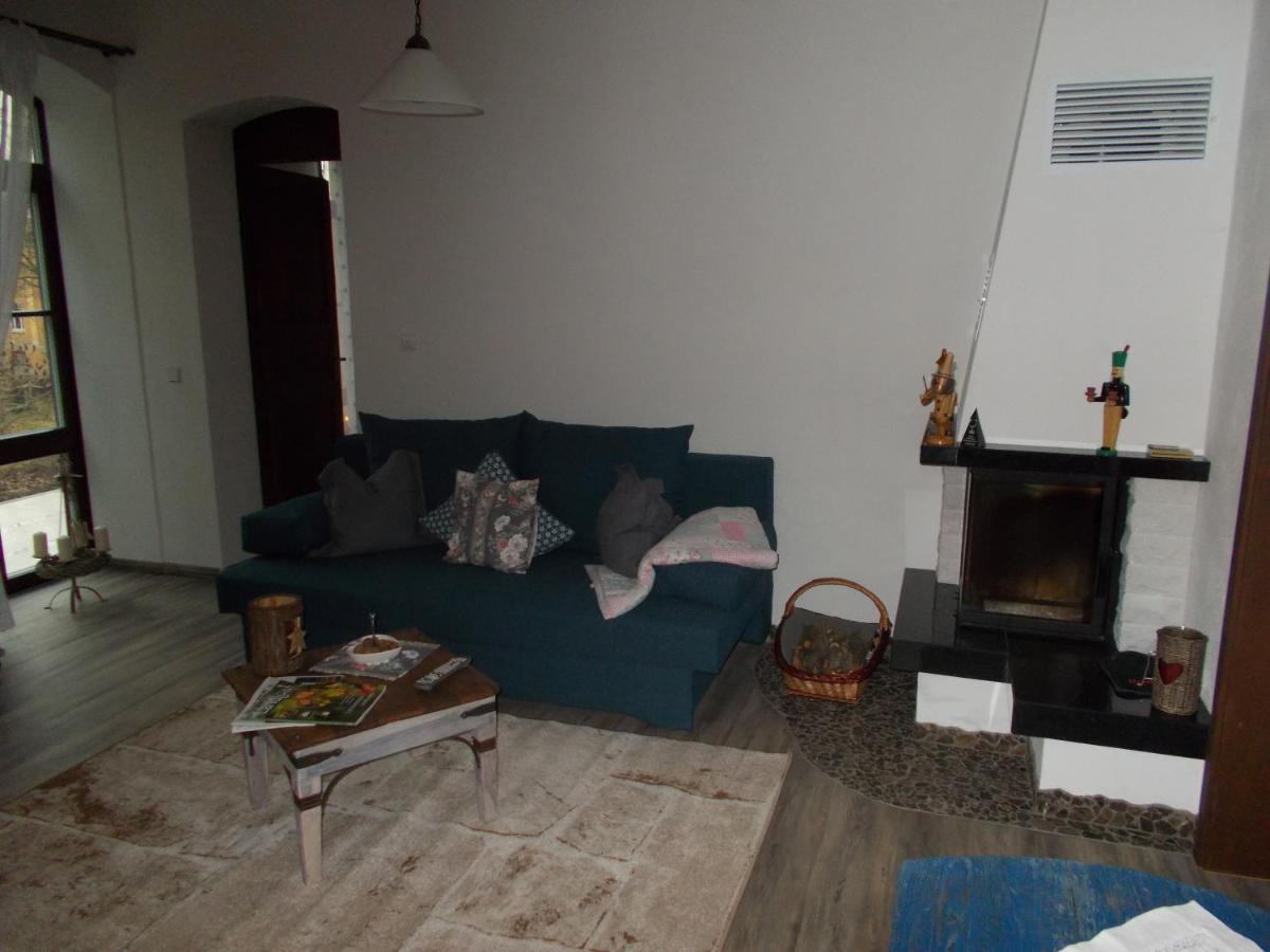 Ferienwohnung "Hinter Den Sieben Bergen" Шварценберг Екстериор снимка