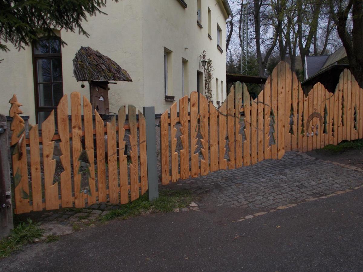 Ferienwohnung "Hinter Den Sieben Bergen" Шварценберг Екстериор снимка